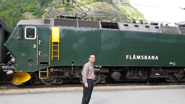 写真・フロム鉄道機関車