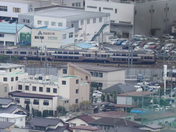 JR長野CのE217系：地附山から
