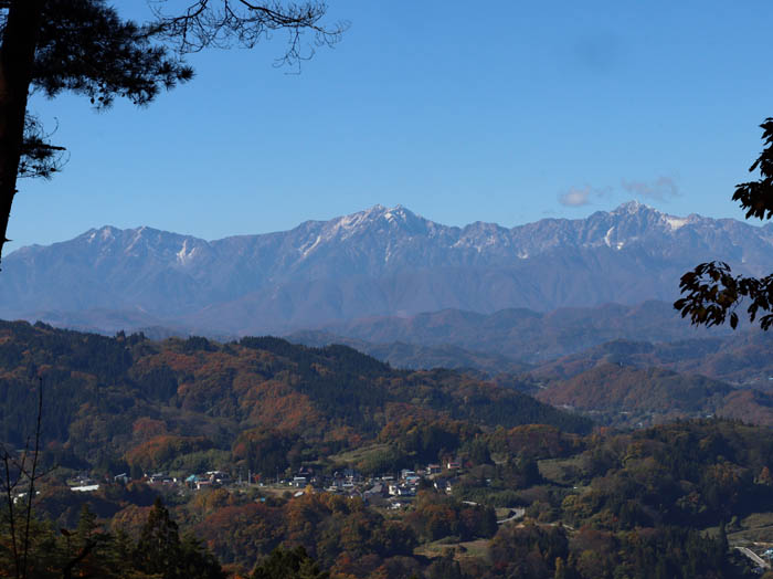 爺ヶ岳、鹿島槍ヶ岳、五竜岳：茶臼山アルプス展望所から