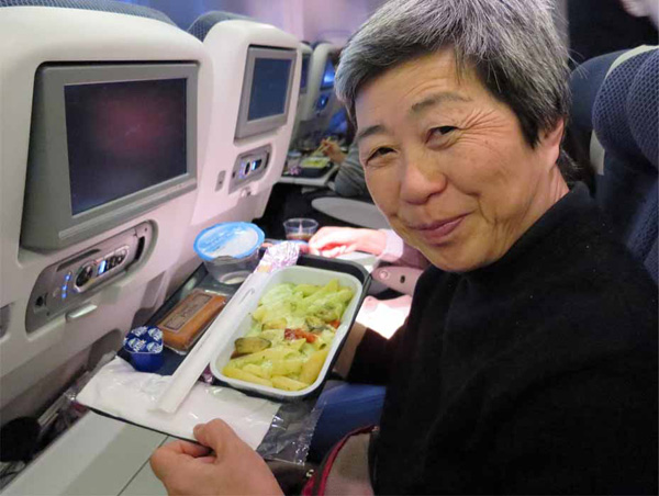 写真・4機内食