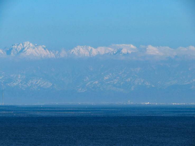 photo：剱岳、立山連峰：氷見温泉から