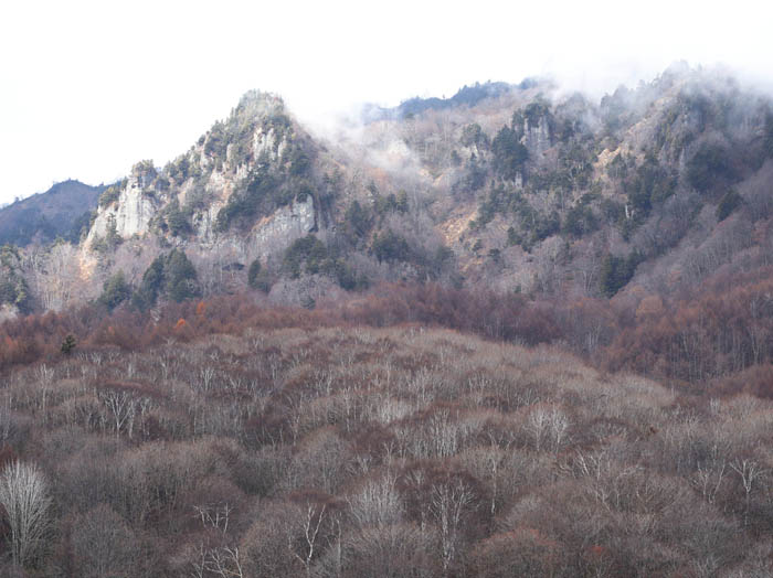 photo：晩秋の戸隠山（鏡池より）
