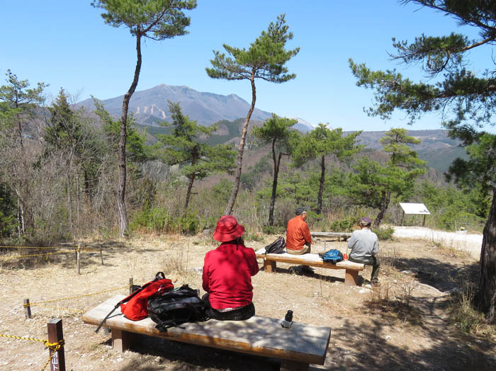 photo：地附山山頂で休憩：地附山