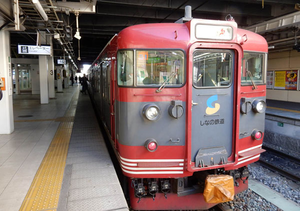 写真・しなの鉄道115系電車