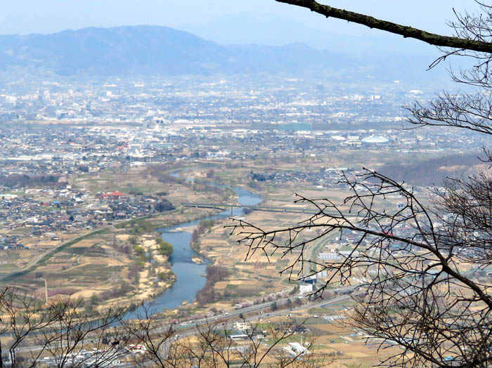 写真12千曲川を見下ろす：鞍骨山