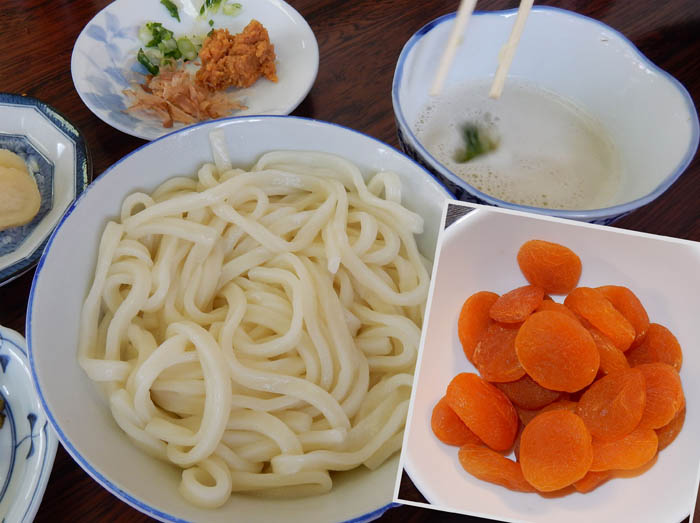 写真23おしぼりうどんと干し杏