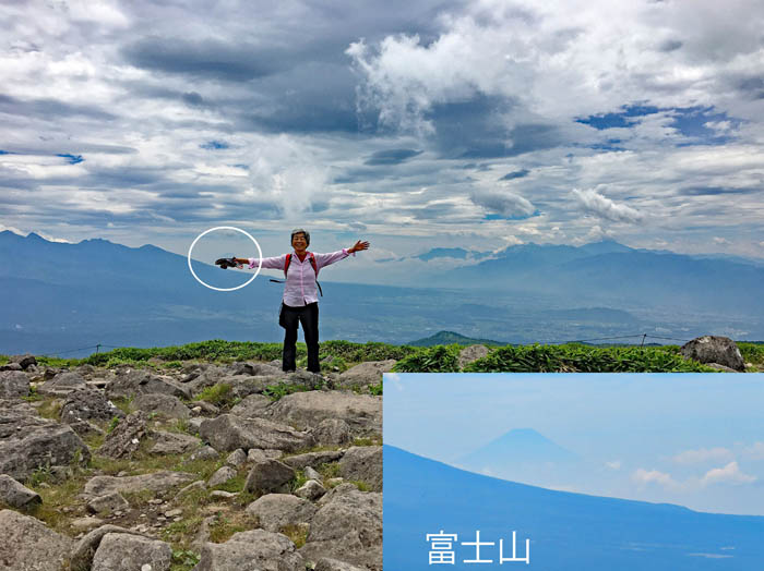 photo：帽子の上に富士山が：車山山頂