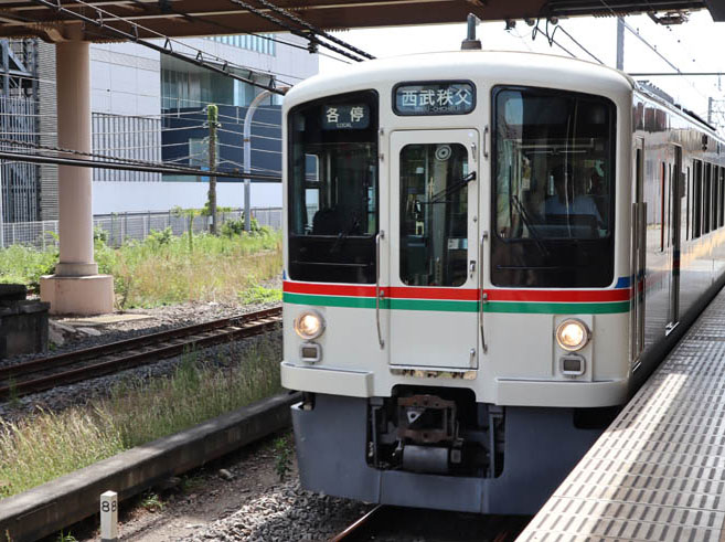 西武4000系線電車：日和田山登山