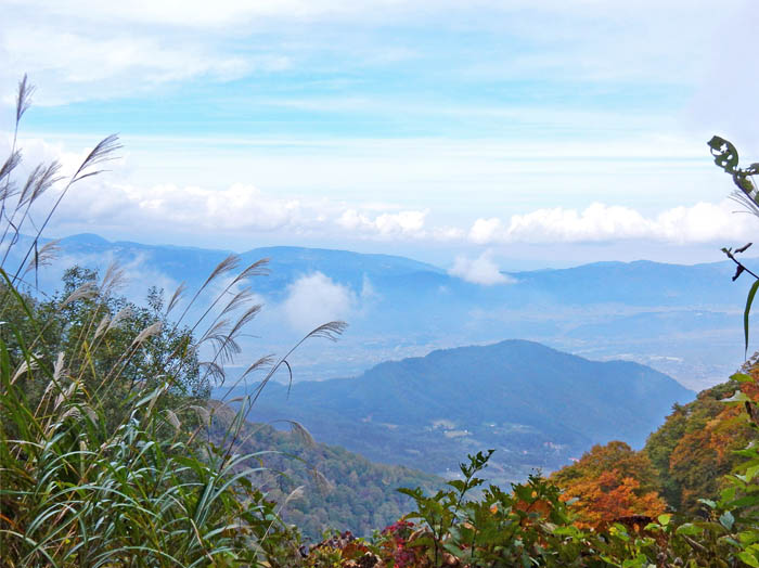 photo6青い信越県境の稜線