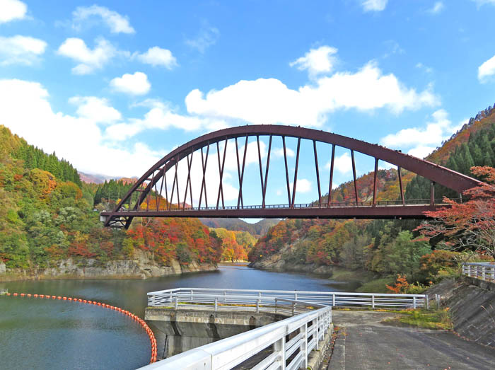 photo1奥裾花渓谷に架かる大橋
