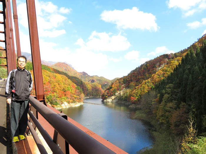 photo2橋の上から見る奥裾花渓谷