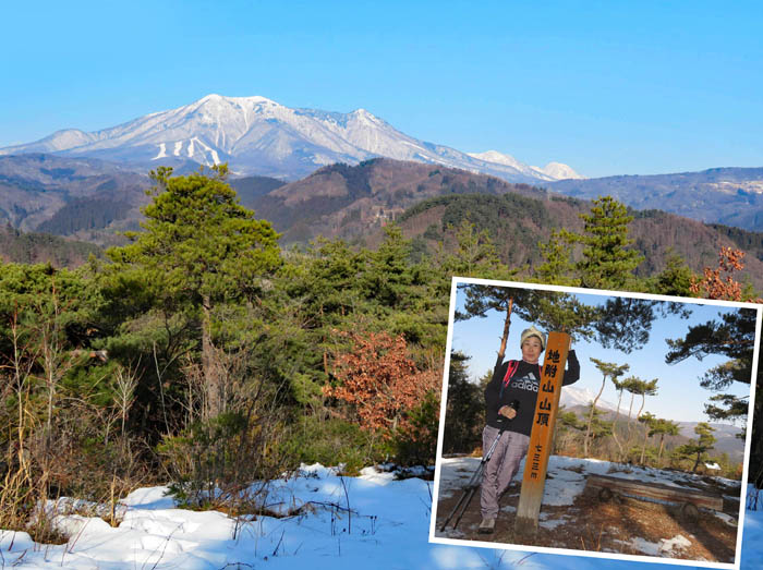 photo1山頂から飯縄山を見る：地附山