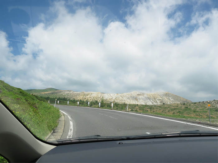 photo13車中から白根山を見る