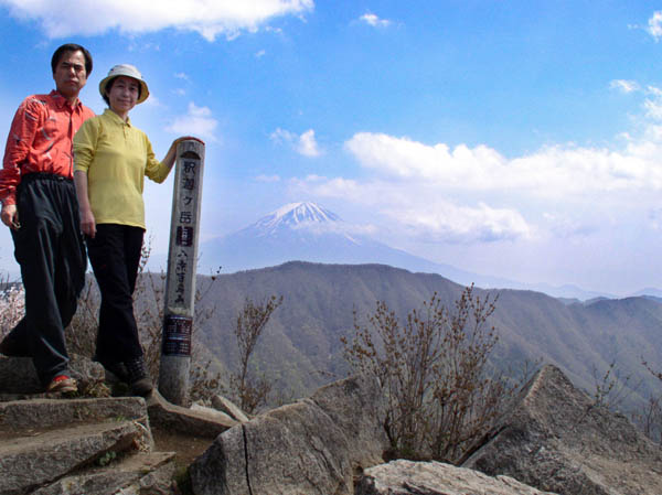 photo：富士の見える釈迦ヶ岳山頂