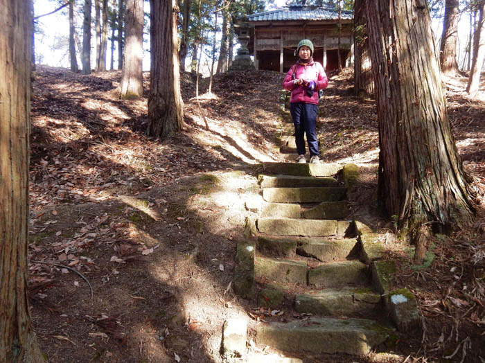 16神社の石段