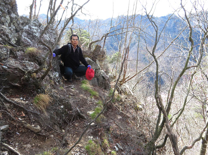 photo12山頂近くの岩稜