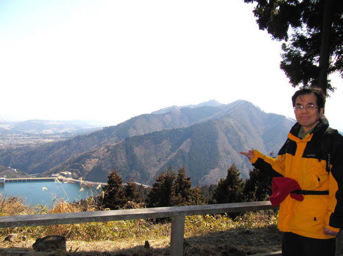 photo：宮ヶ瀬湖と仏果山が見える：南山