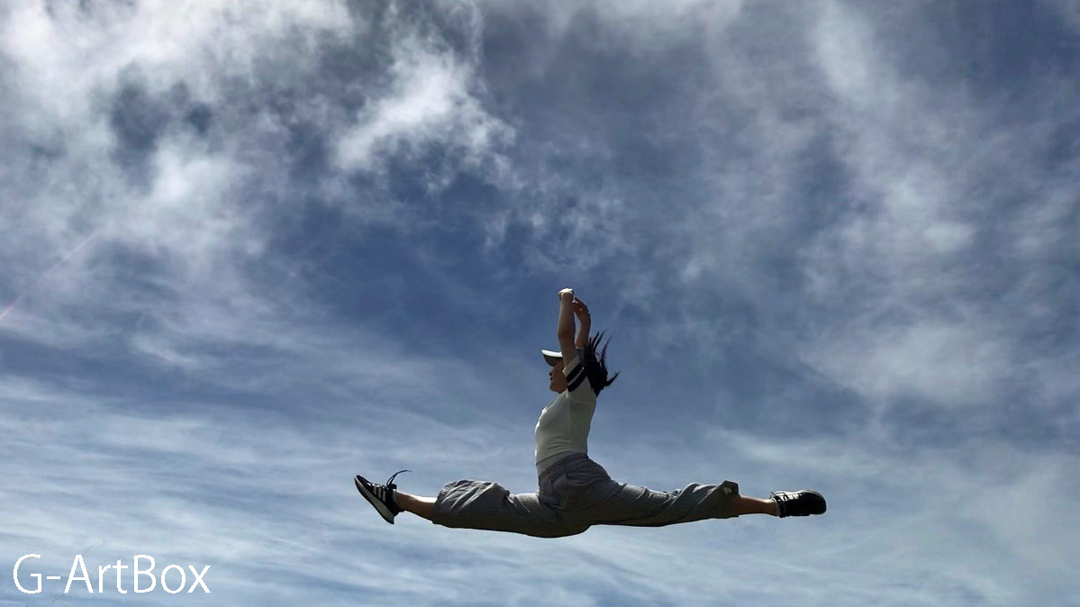 photo・空に向かってジャンプ