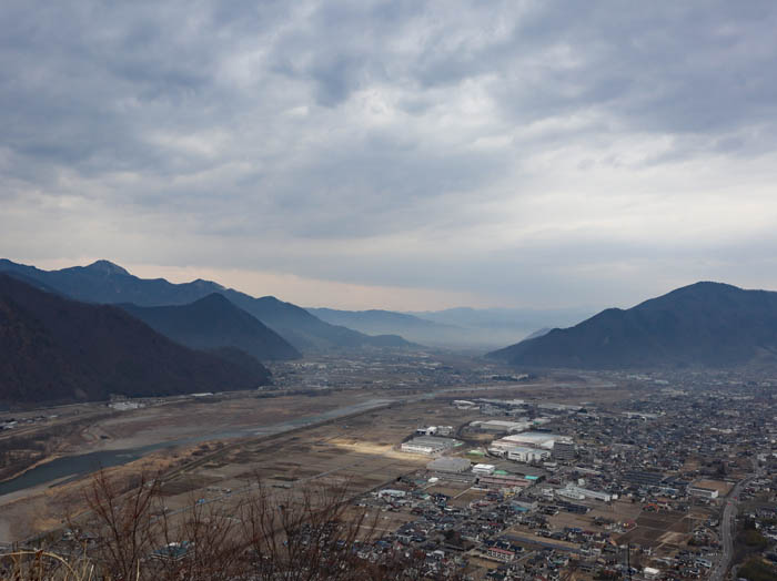 山頂から坂城、戸倉方面：和合城跡