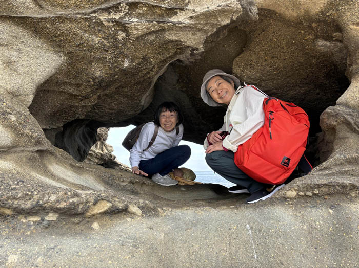 photo：岩穴、入ってみたくなる：城ヶ島