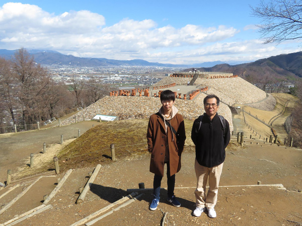 photo：古墳を見下ろす