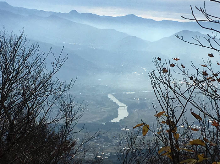 山頂からの千曲川：鍋倉山