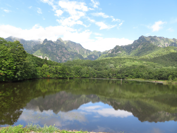 photo・鏡池と戸隠連峰