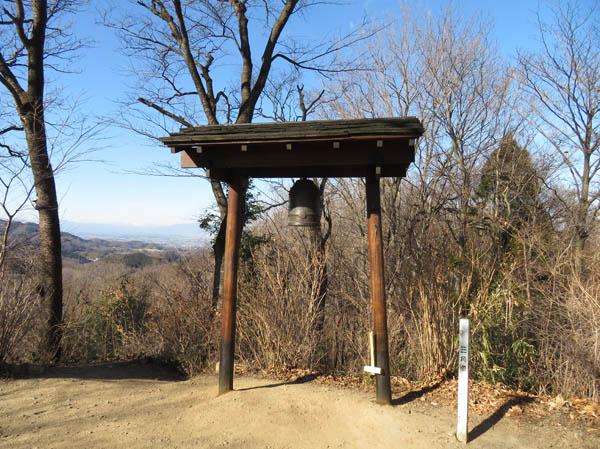 山頂の鐘：鐘撞堂山