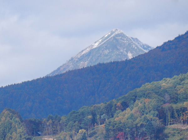 photo・高妻山　雪化粧しています