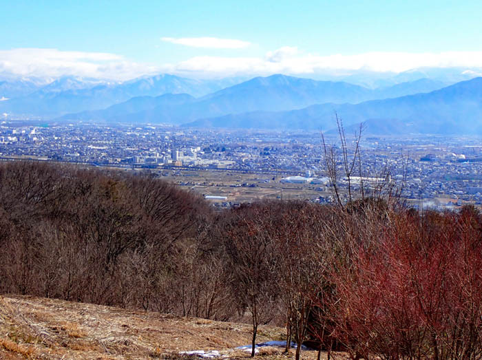 photo8新幹線の高架が目の前に