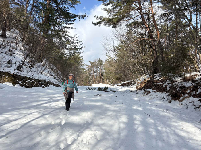 photo8まだ雪が多い：地附山 