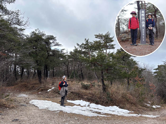 photo10山頂の雪もほとんど溶けた：地附山 