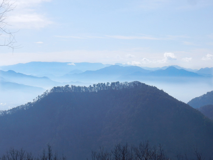 photo　葛山山頂の展望（手前旭山）