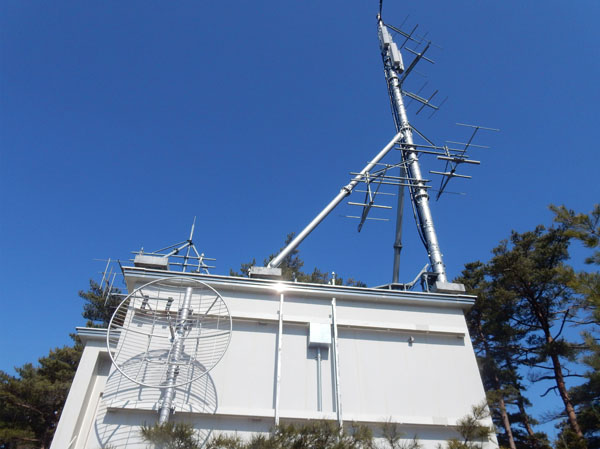 photo　地附山山頂にある電波塔