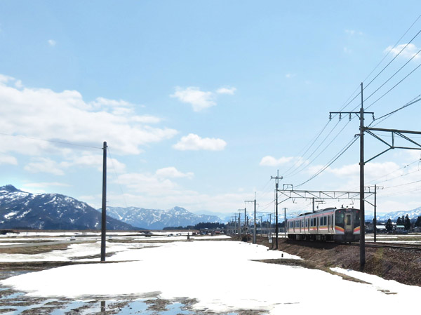 photo 上越線（五日町駅近くで）