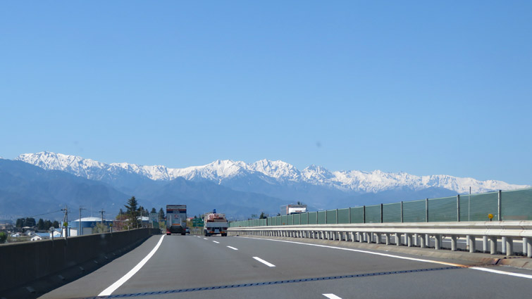 photo 長野自動車道から見るアルプス