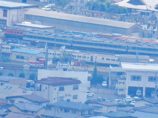photo・185系電車　地附山から