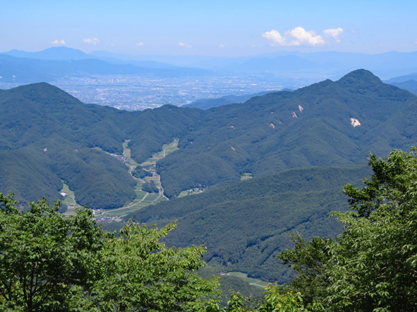 photo：善光寺平と冠着山・四阿屋山
