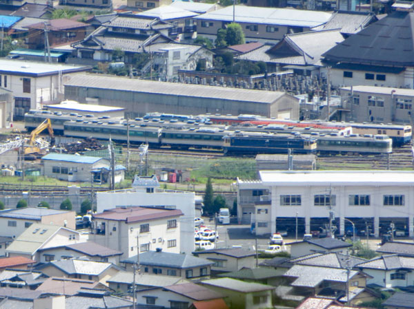 photo：JR長野車両センター・地附山から