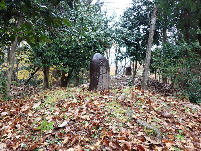 photo4お汁塚（後方めし塚）