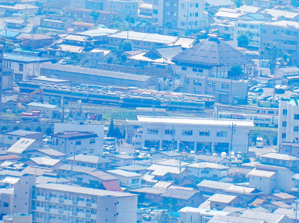 photo：今日も電車を見下ろす・地附山