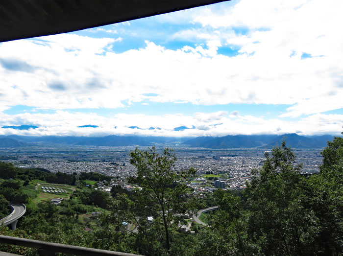 photo：ブランド薬師から善光寺平を見る
