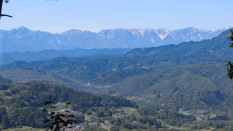 photo：五竜岳、唐松岳、不帰の劍、白馬鑓ヶ岳、杓子ヶ岳、白馬岳・長野市茶臼山から