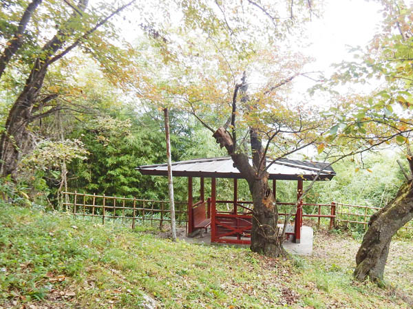 photo：小丸山公園の四阿