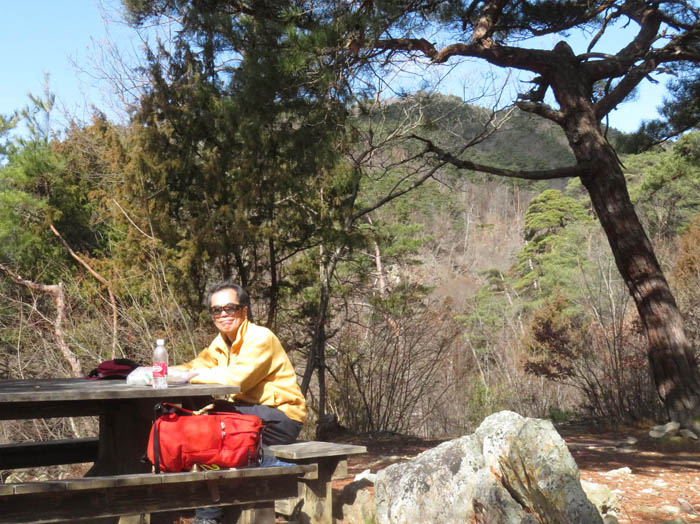 photo11物見岩でおやつタイム