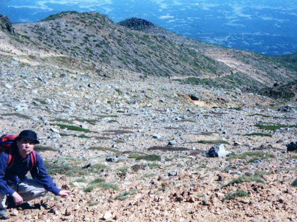 photo：行列が向かう先はくろがね小屋・安達太良山