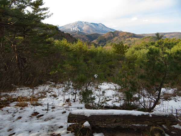 photo：地附山スキー場跡から飯縄山