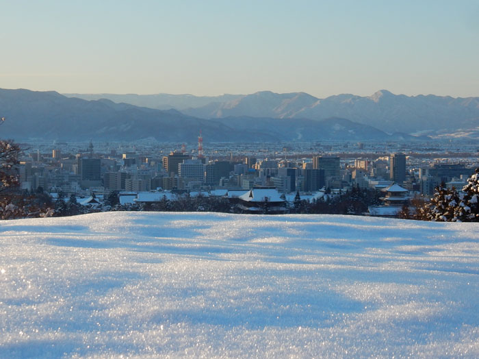 photo：長野市内・地附山雲上殿から