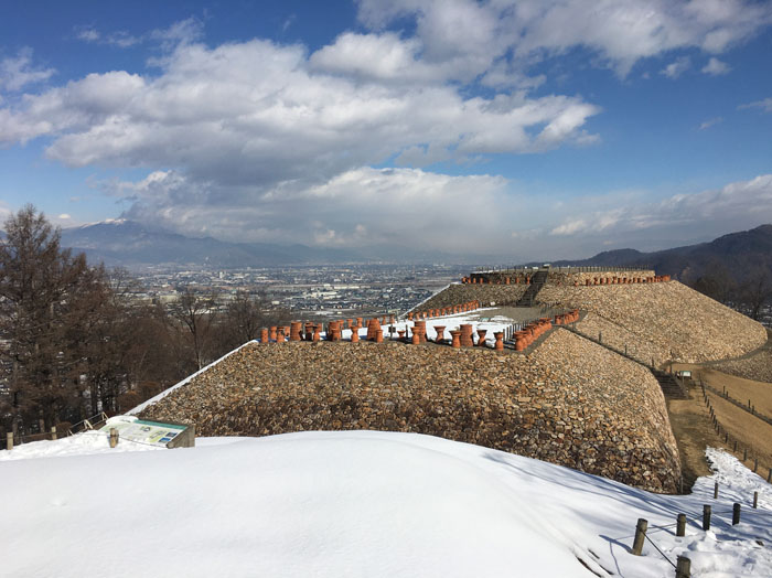 photo：森将軍塚古墳から長野市方面の空