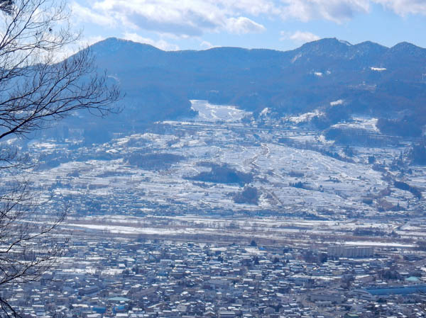 photo：姨捨の棚田方面が見える・有明山